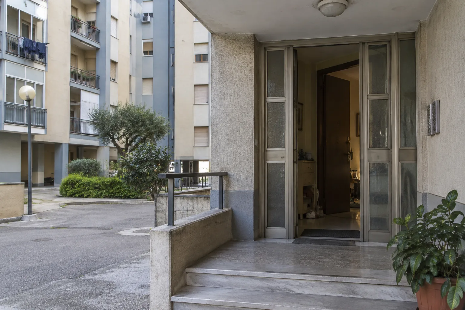 San Pio: domiciliari per due donne dopo minacce e devastazione di alloggi popolari