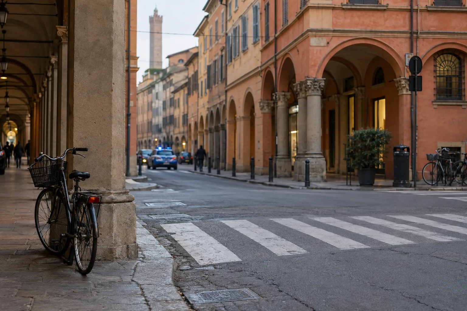 Studente accostato, schiaffeggiato e insultato con frasi omofobe in via Mascarella