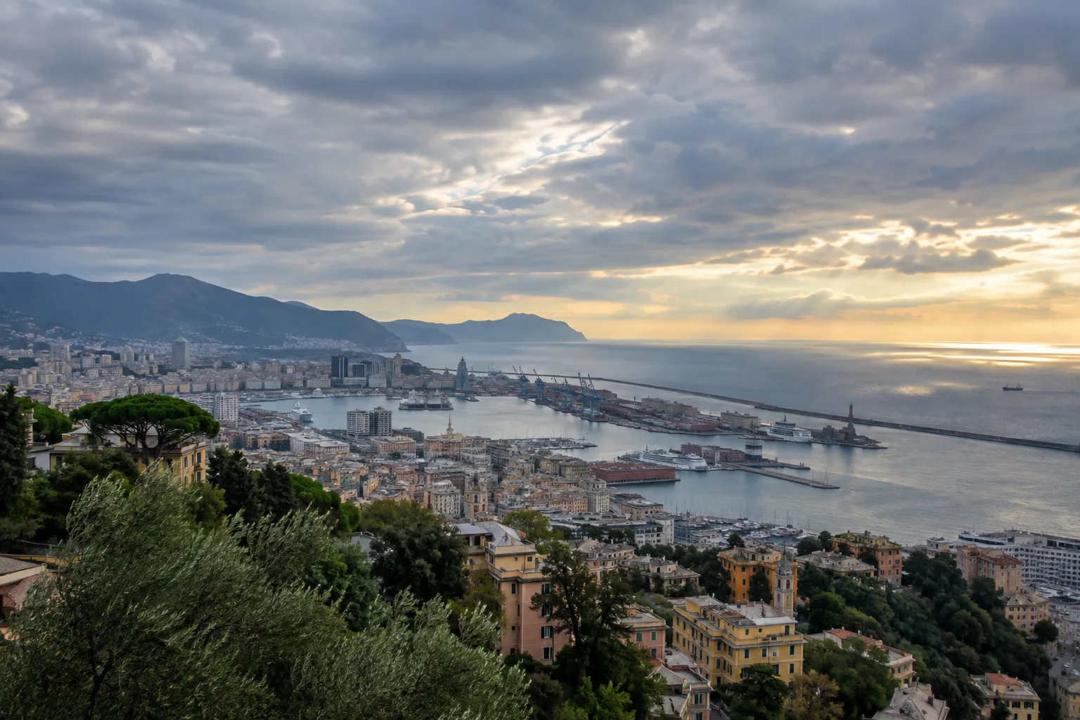 Genova, previsioni meteo: venerdì nuvoloso, miglioramento nel weekend secondo 3BMeteo